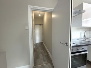 Entrance Hallway- click for photo gallery